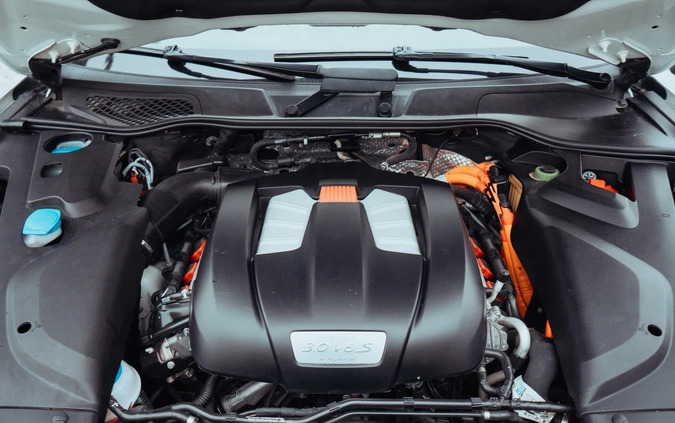 Porsche Cayenne cena 177900 przebieg: 83900, rok produkcji 2016 z Białystok małe 301
